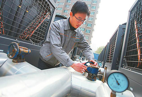 济南多个小区将用上空气源热泵供暖_约克10匹空气能价格