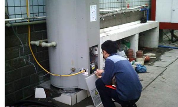 空气能热水器老是高压停机怎么破？_空气能热水器一般一天用多少度电