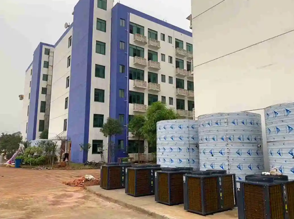 学校空气能热泵热水工程解决方案_金比得空气能热水器控制面板