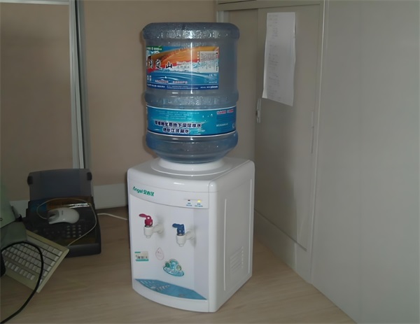 疫情后该怎么选饮水机_芬尼空气能热水器售后服务电话