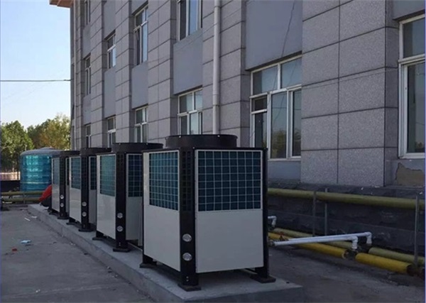 小区集中供暖使用空气能热泵效果如何？_空气能连接暖气片的视频